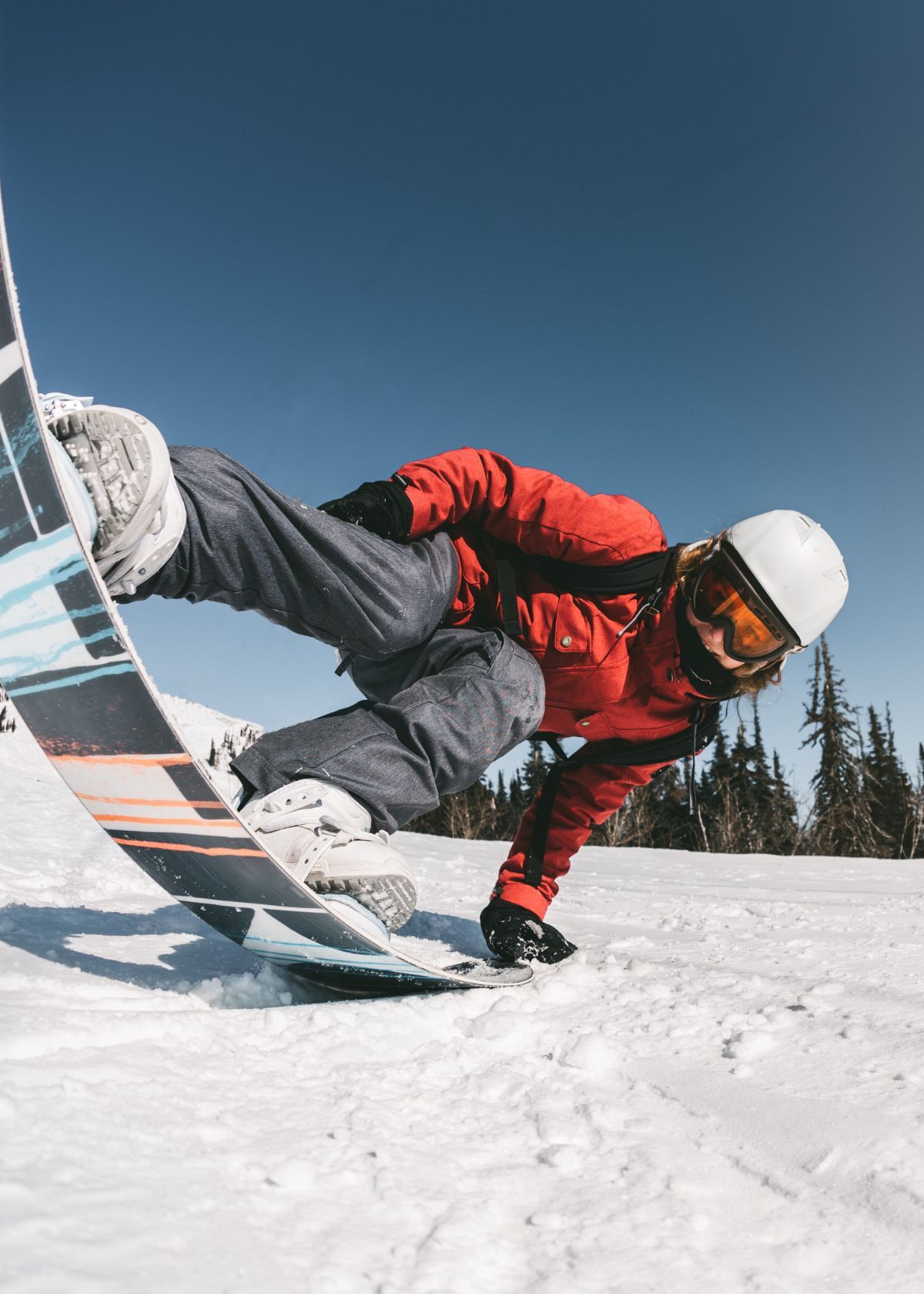 Be Safe While Carving The Slopes With A Best Snowboard Helmet!